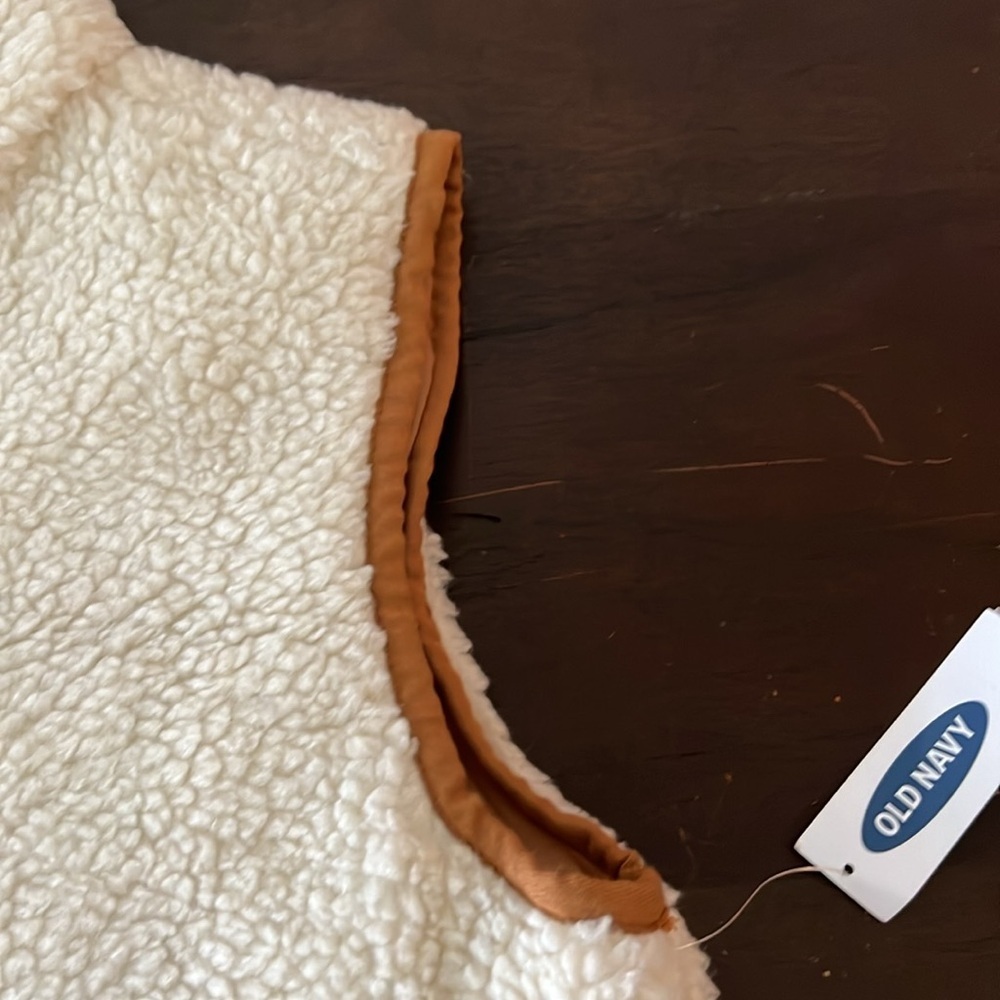 Old Navy Sherpa Vest - Picture 6 of 9